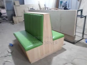 4 Seats Quality Leather Chairs for Restaurants . ለምግብ ቤቶች የሚሆን ወንበር .