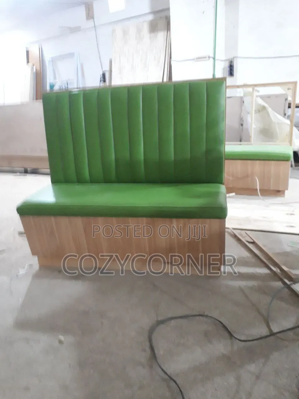 4 Seats Quality Leather Chairs for Restaurants . ለምግብ ቤቶች የሚሆን ወንበር .