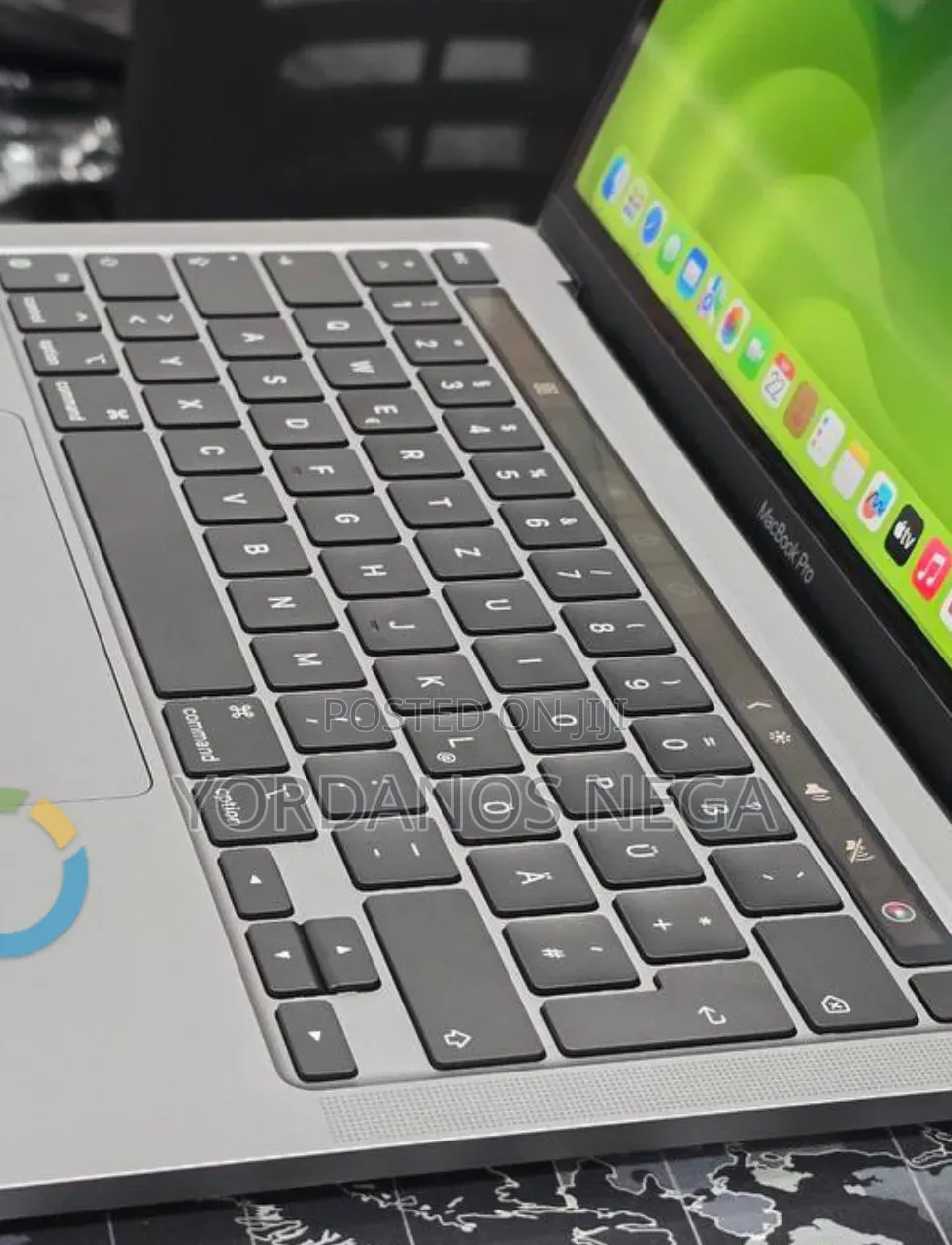 New Laptop Apple MacBook Pro 2020 M1 8GB Apple M1 SSD 256GB