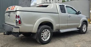 Toyota Hilux 2013 Gold