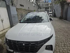 Hyundai Tucson 2022 White
