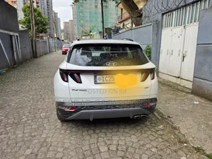 Hyundai Tucson 2022 White