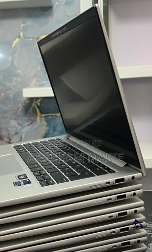 New Laptop HP EliteBook 840 G9 16GB Intel Core i7 SSD 512GB