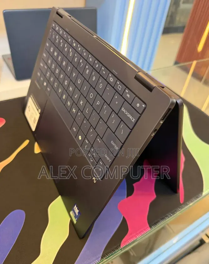 New Laptop HP OmniBook X Flip 14" 16GB Intel Core Ultra 7 SSD 1T