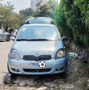 Toyota Vitz 2004 Blue