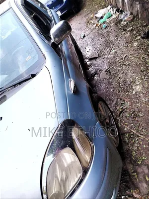 Toyota Vitz 2004 Blue