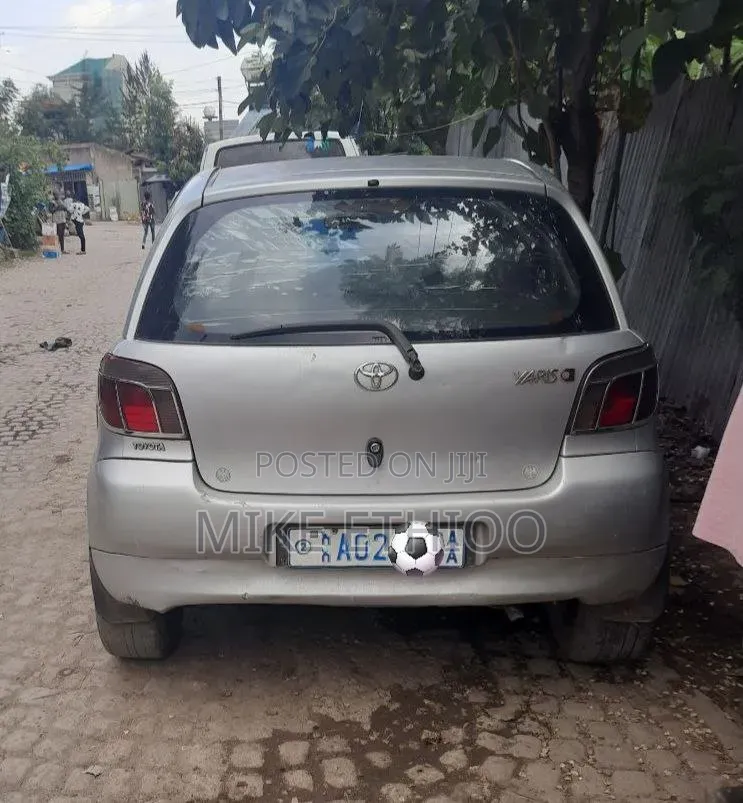 Toyota Vitz 1999 Silver
