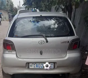 Toyota Vitz 1999 Silver