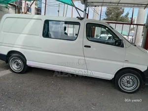 Toyota HiAce 2007 White