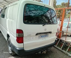 Toyota HiAce 2007 White