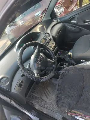 Toyota Yaris 2004 Silver