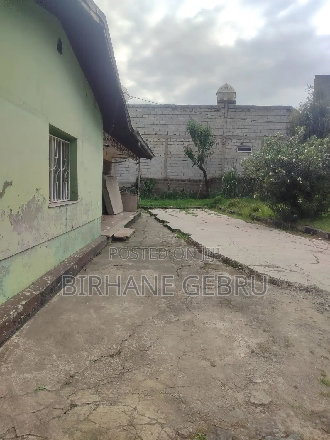 Space Rent for Car Sho Room Geraj and Other