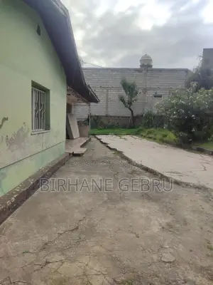 Space Rent for Car Sho Room Geraj and Other