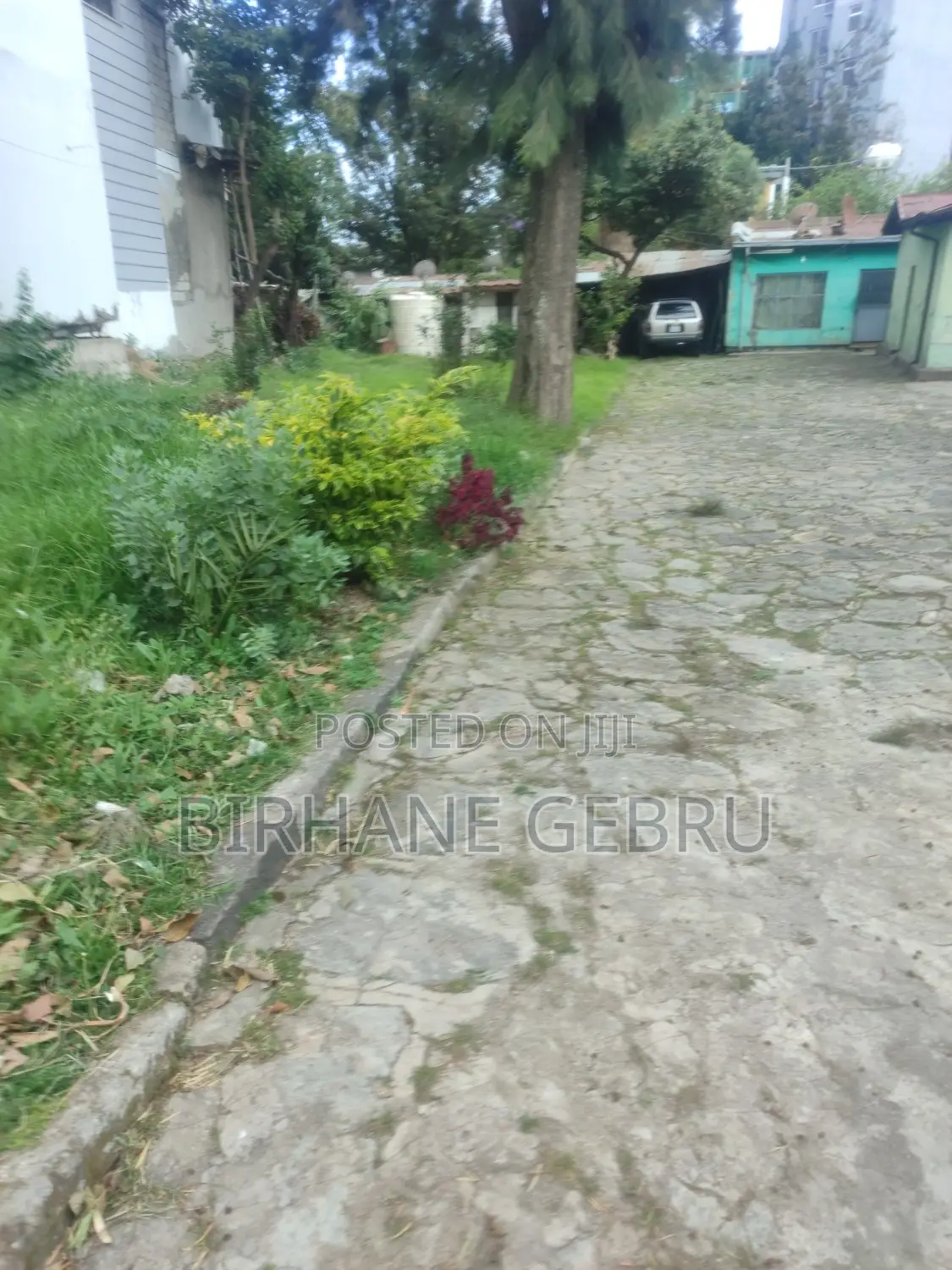 Space Rent for Car Sho Room Geraj and Other