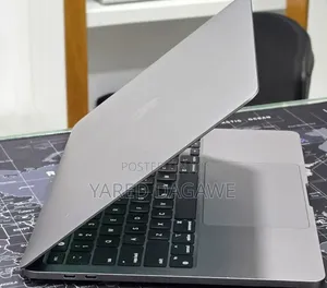 New Laptop Apple MacBook Pro 2022 M2 16GB Apple M2 SSD 256GB