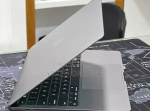 New Laptop Apple MacBook Pro 2022 M2 16GB Apple M2 SSD 256GB