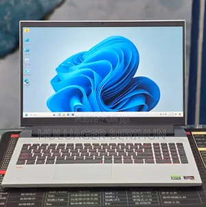 New Laptop Dell G15 5510 16GB AMD Ryzen 7 SSD 512GB