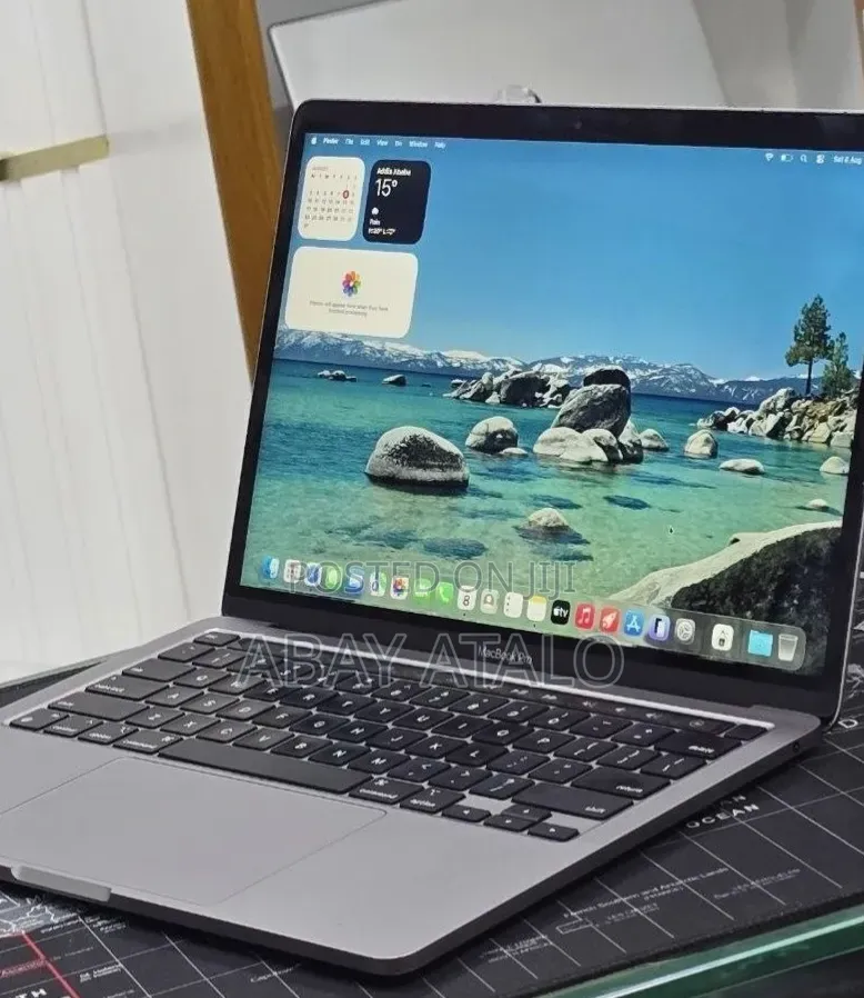New Laptop Apple MacBook Air 2022 M2 16GB Apple M3 Pro SSD 256GB