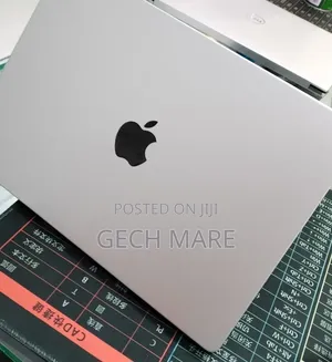 New Laptop Apple MacBook Pro 2025 M5 16GB Apple M5 Pro SSD 512GB