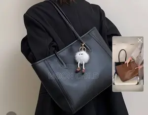 Ladies Fashion Handbag – Stylish & Elegant