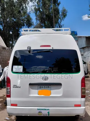 Toyota HiAce 2017 White