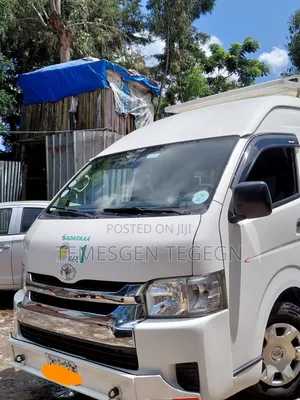 Toyota HiAce 2017 White