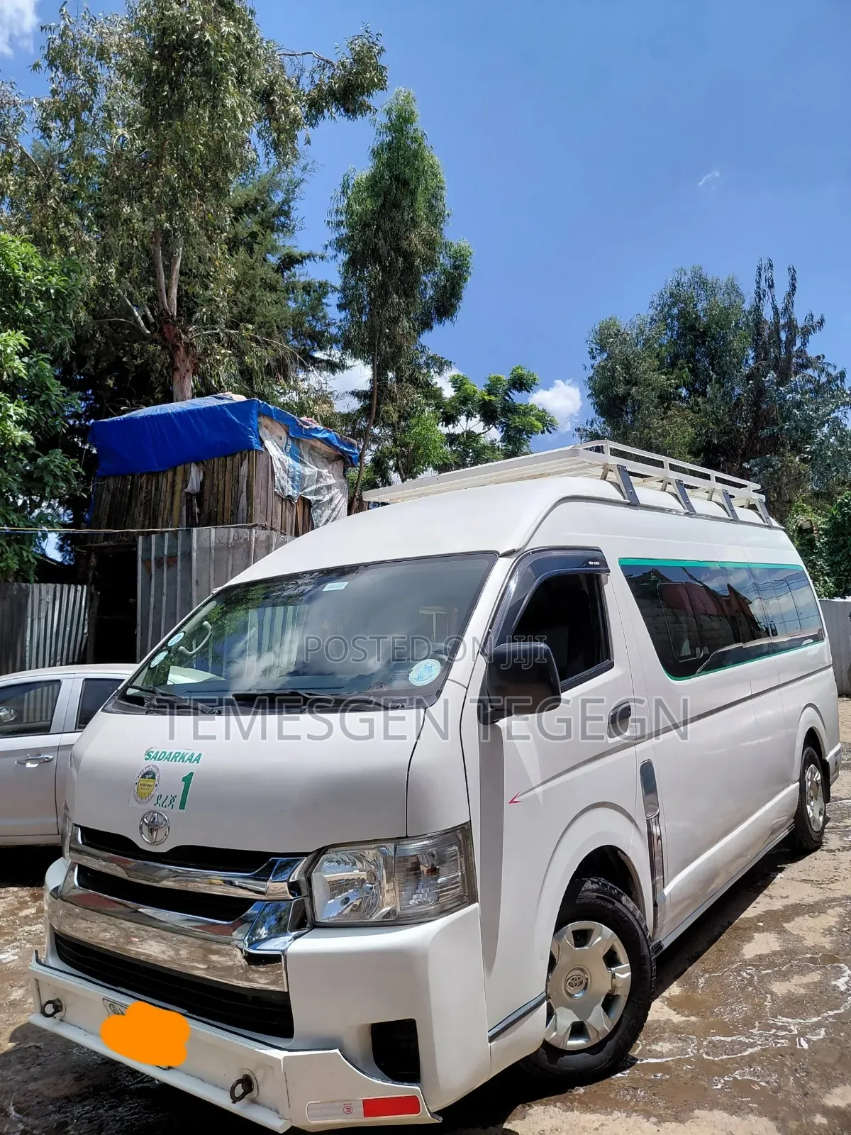 Toyota HiAce 2017 White