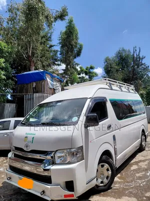 Toyota HiAce 2017 White
