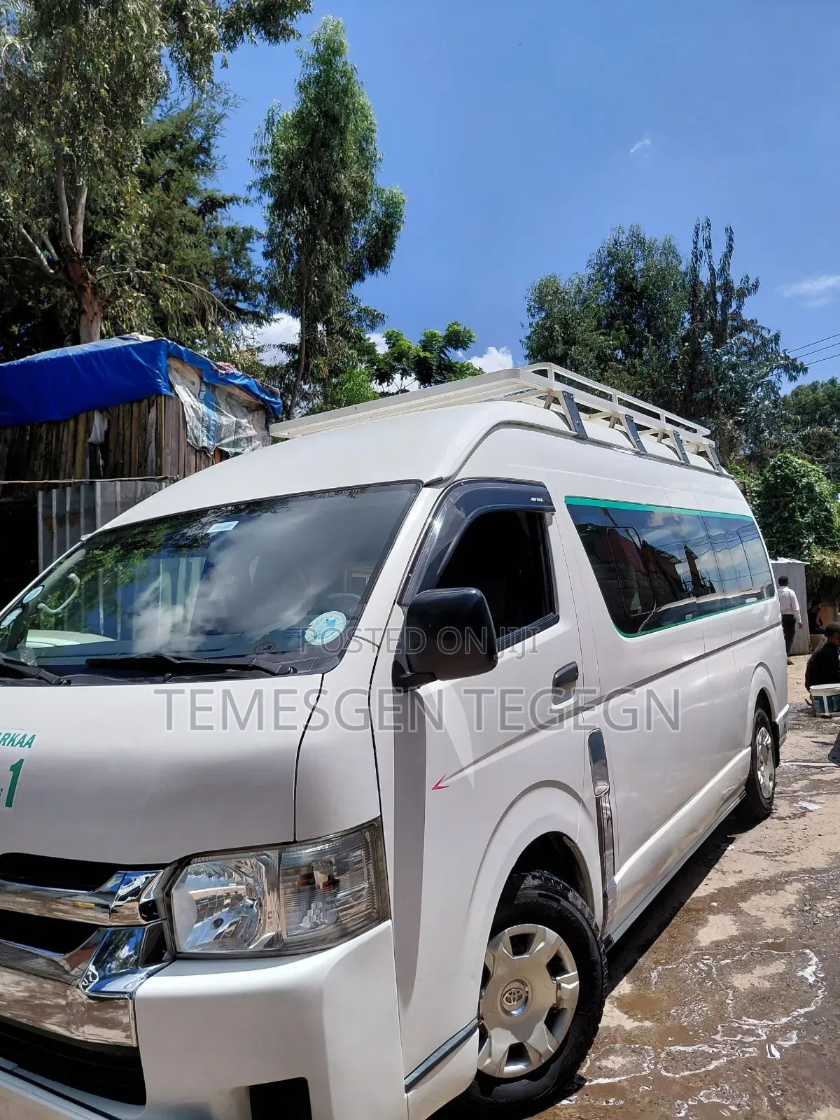 Toyota HiAce 2017 White