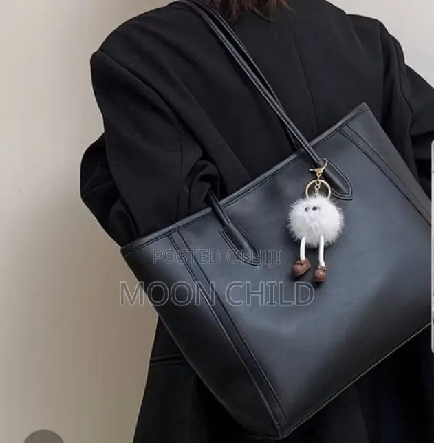 Ladies Fashion Handbag – Stylish & Elegant