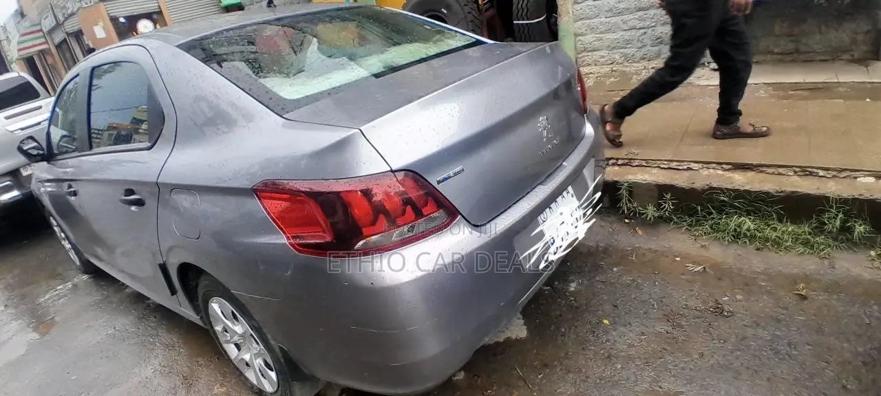 Peugeot 301 2019 Silver