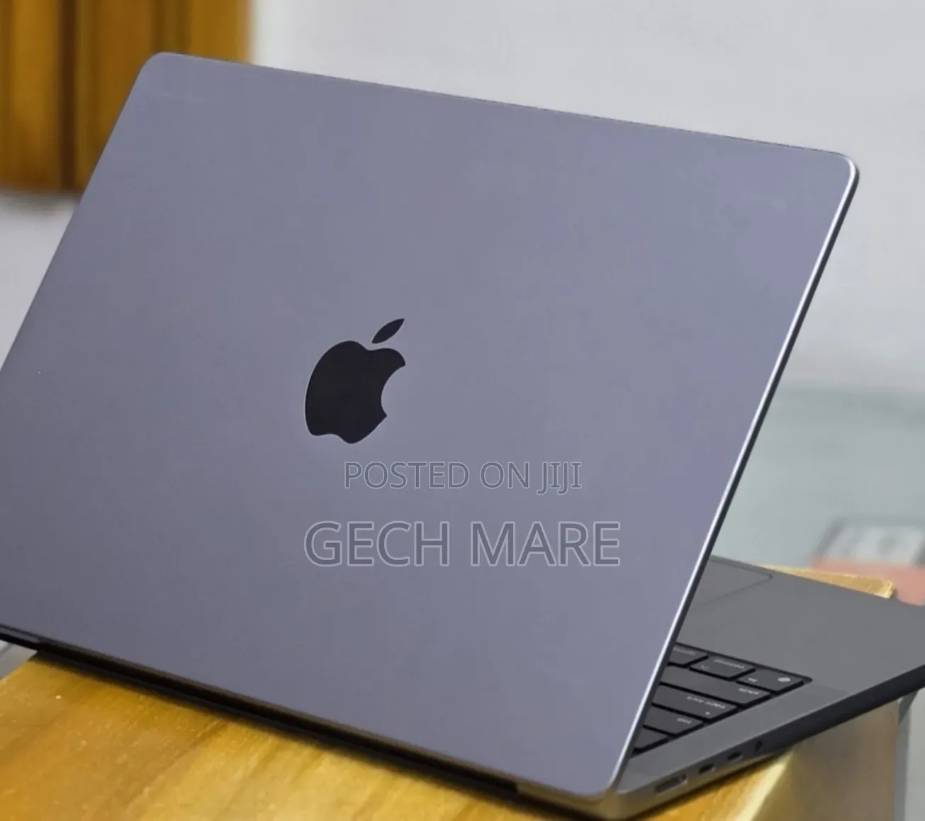 New Laptop Apple MacBook Pro 2021 M1 32GB Apple M1 Pro SSD 512GB