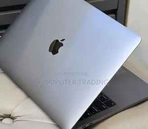 New Laptop Apple MacBook Pro 2019 16GB Intel Core i5 SSD 512GB