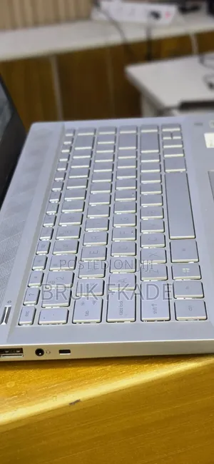 New Laptop HP Pavilion 14 8GB Intel Core i5 SSD 512GB