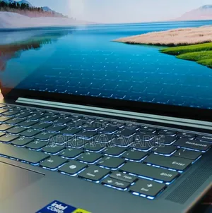 New Laptop Lenovo Yoga 9 32GB Intel Core Ultra 9 SSD 512GB