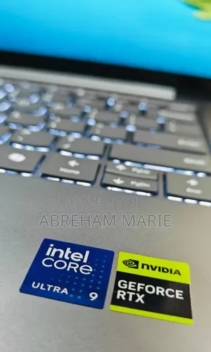 New Laptop Lenovo Yoga 9 32GB Intel Core Ultra 9 SSD 512GB