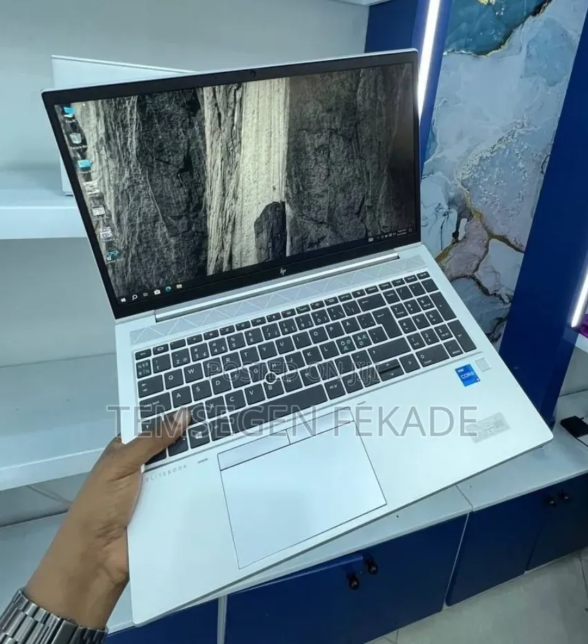 New Laptop HP EliteBook 850 G8 16GB Intel Core i5 SSD 512GB