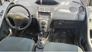 Toyota Yaris 1.0 Eco 2007 Silver