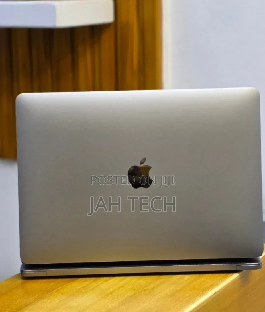 New Laptop Apple MacBook Pro 2019 16GB Intel Core i5 SSD 512GB