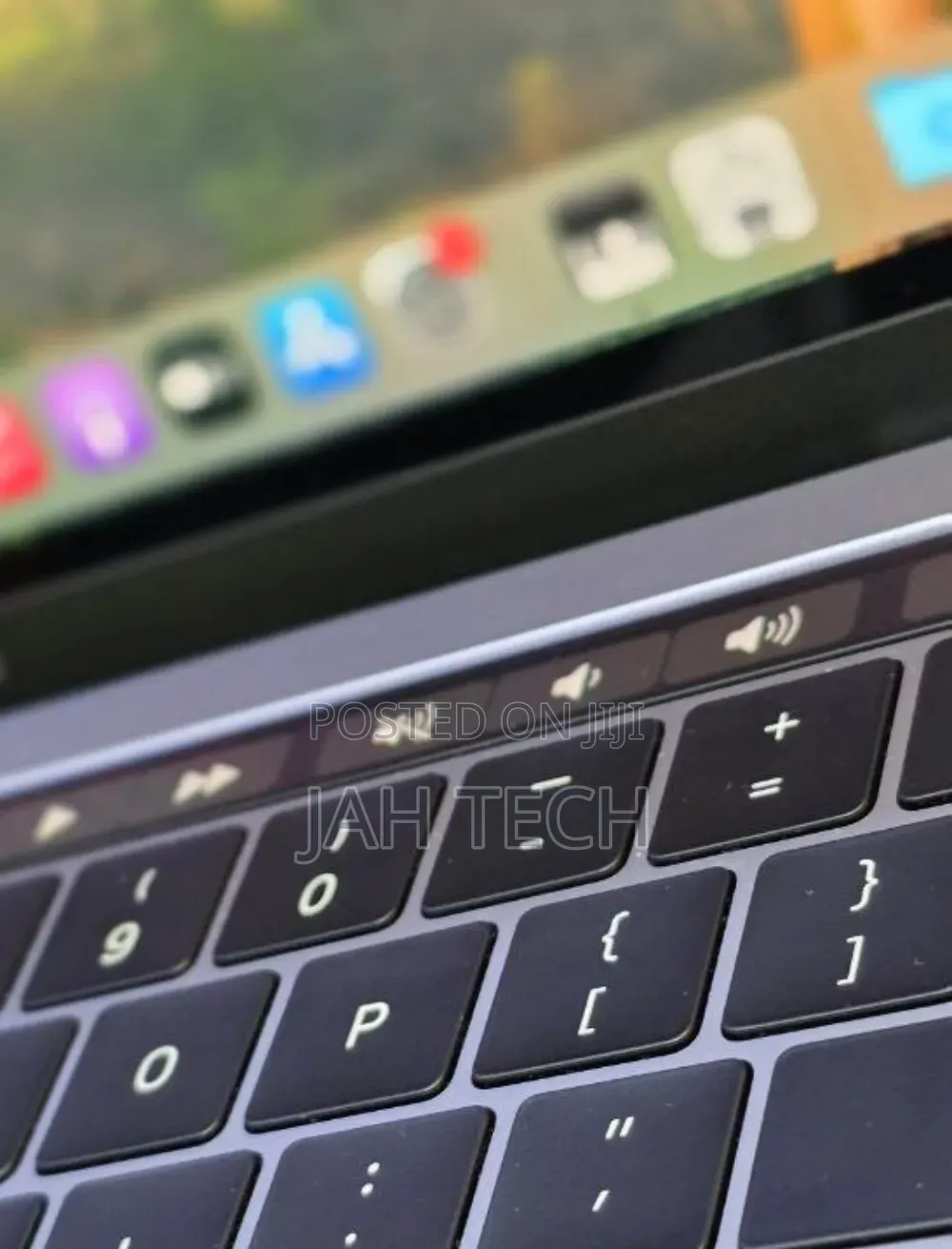 New Laptop Apple MacBook Pro 2019 16GB Intel Core i5 SSD 512GB