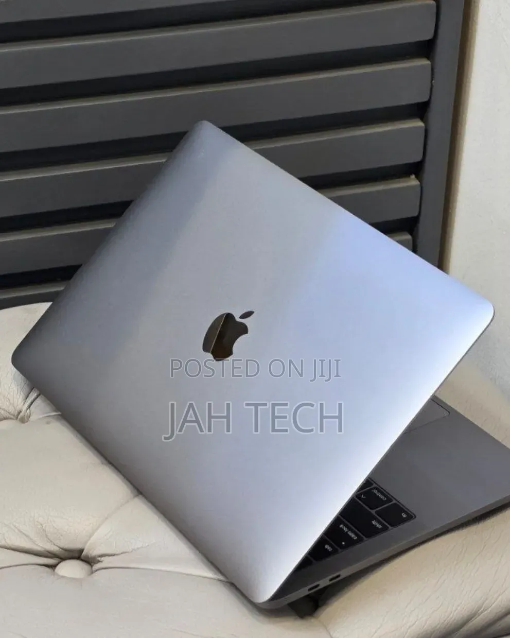 New Laptop Apple MacBook Pro 2019 16GB Intel Core i5 SSD 512GB