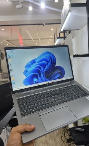 New Laptop HP ZBook Studio G8 16GB Intel Core i7 SSD 512GB
