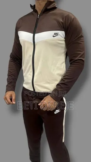 NIKE Track Suit