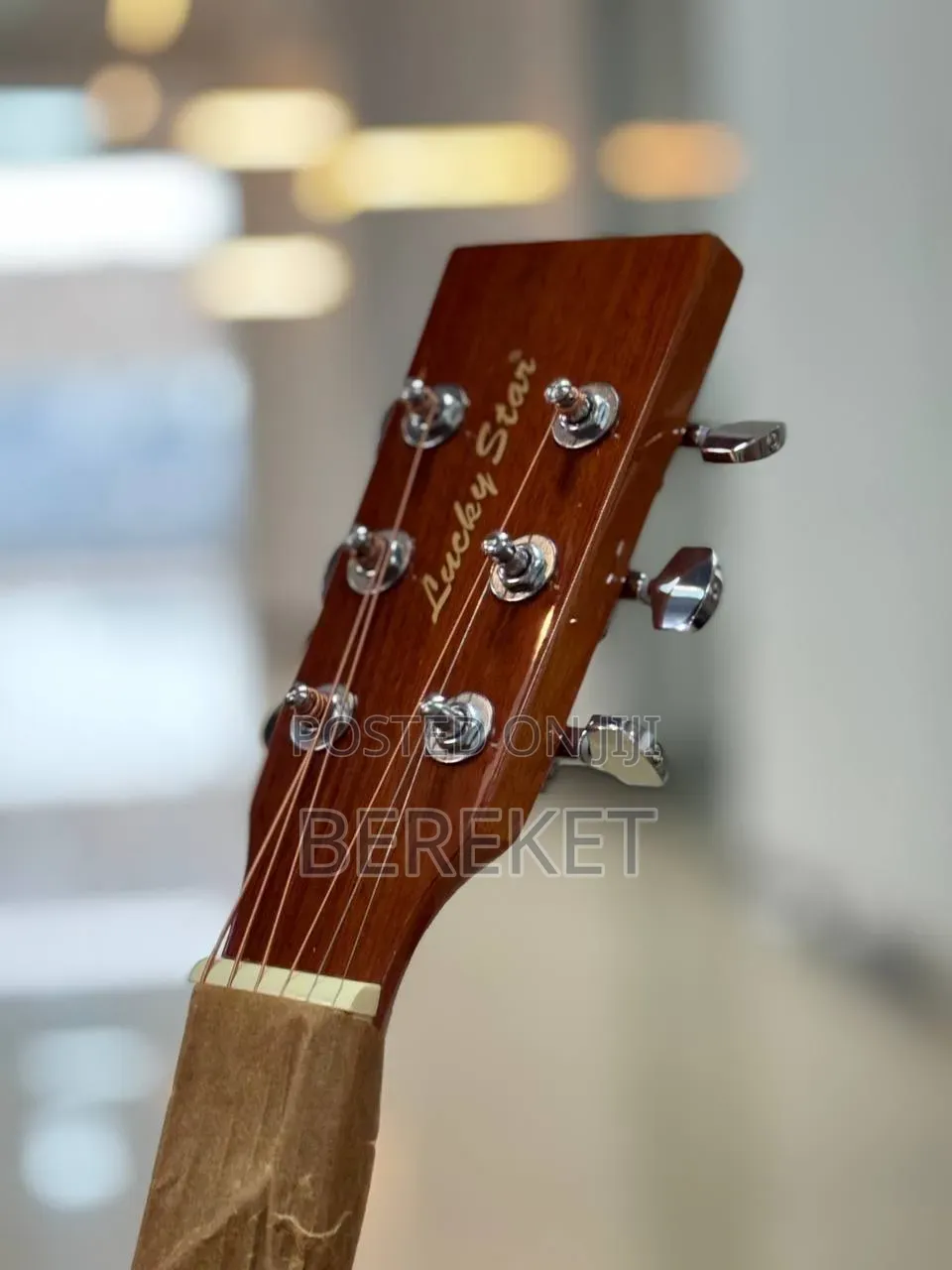 Lucky Star Acoustic Guitar ጊታር