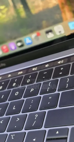 New Laptop Apple MacBook Pro 2019 16GB Intel Core i5 SSD 512GB