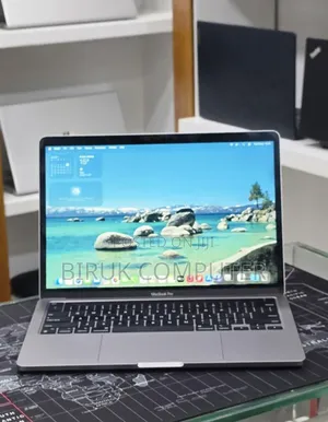 New Laptop Apple MacBook Pro 2022 M2 16GB Apple M2 SSD 256GB