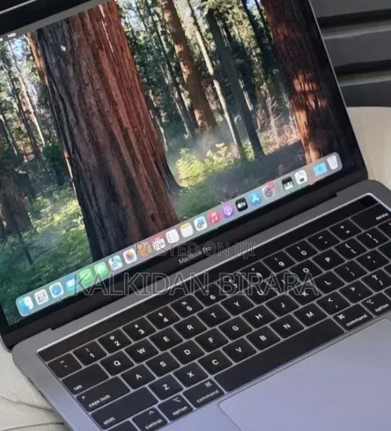New Laptop Apple MacBook Pro 2019 16GB Intel Core i7 SSD 512GB