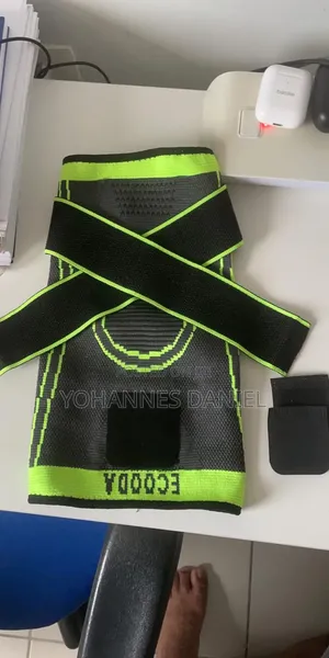 Knee Support – Compression Knee Brace for Sports
