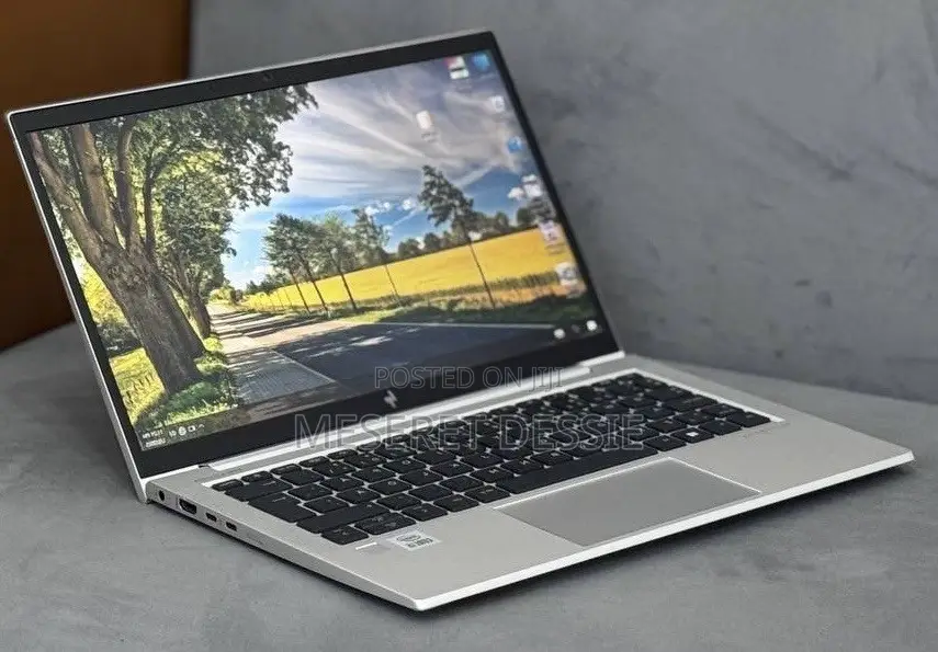 New Laptop HP EliteBook 830 G8 8GB Intel Core i5 SSD 512GB