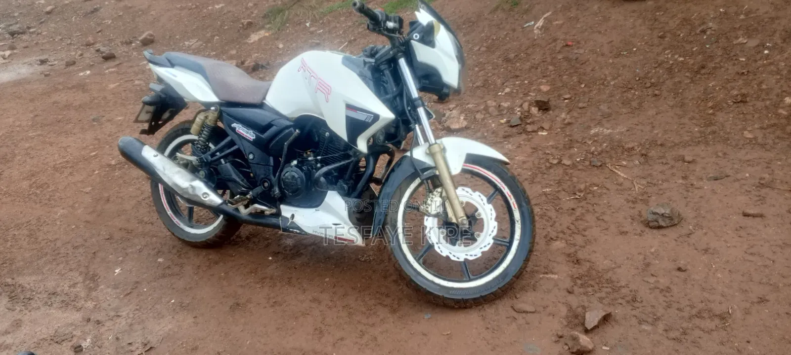 TVS Apache 180 RTR 2020 White